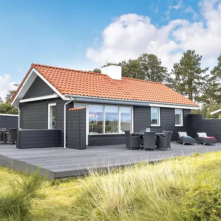 Mumme - 100m From The Sea By Interhome Hals
