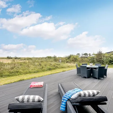 Mumme - 100m From The Sea By Interhome Hals