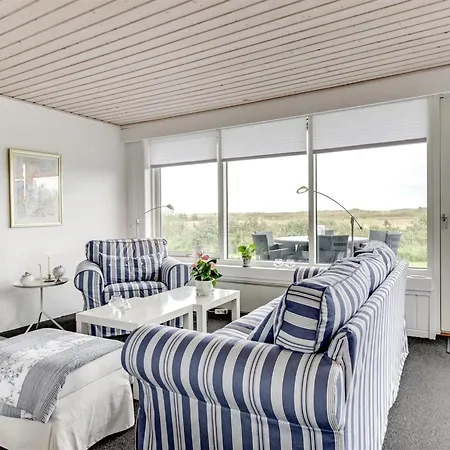 Mumme - 100m From The Sea By Interhome Hals