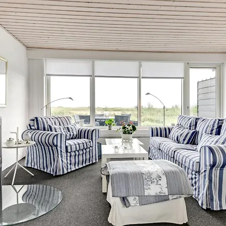 Mumme - 100m From The Sea By Interhome * Hals