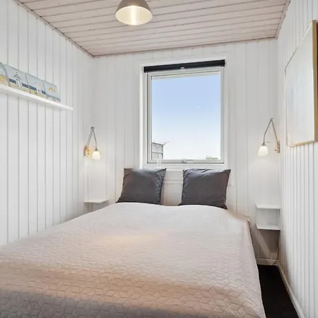 Mumme - 100m From The Sea By Interhome * Hals
