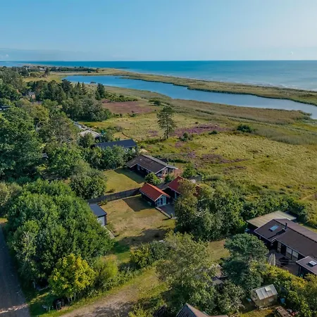 Mumme - 100m From The Sea By Interhome Hals
